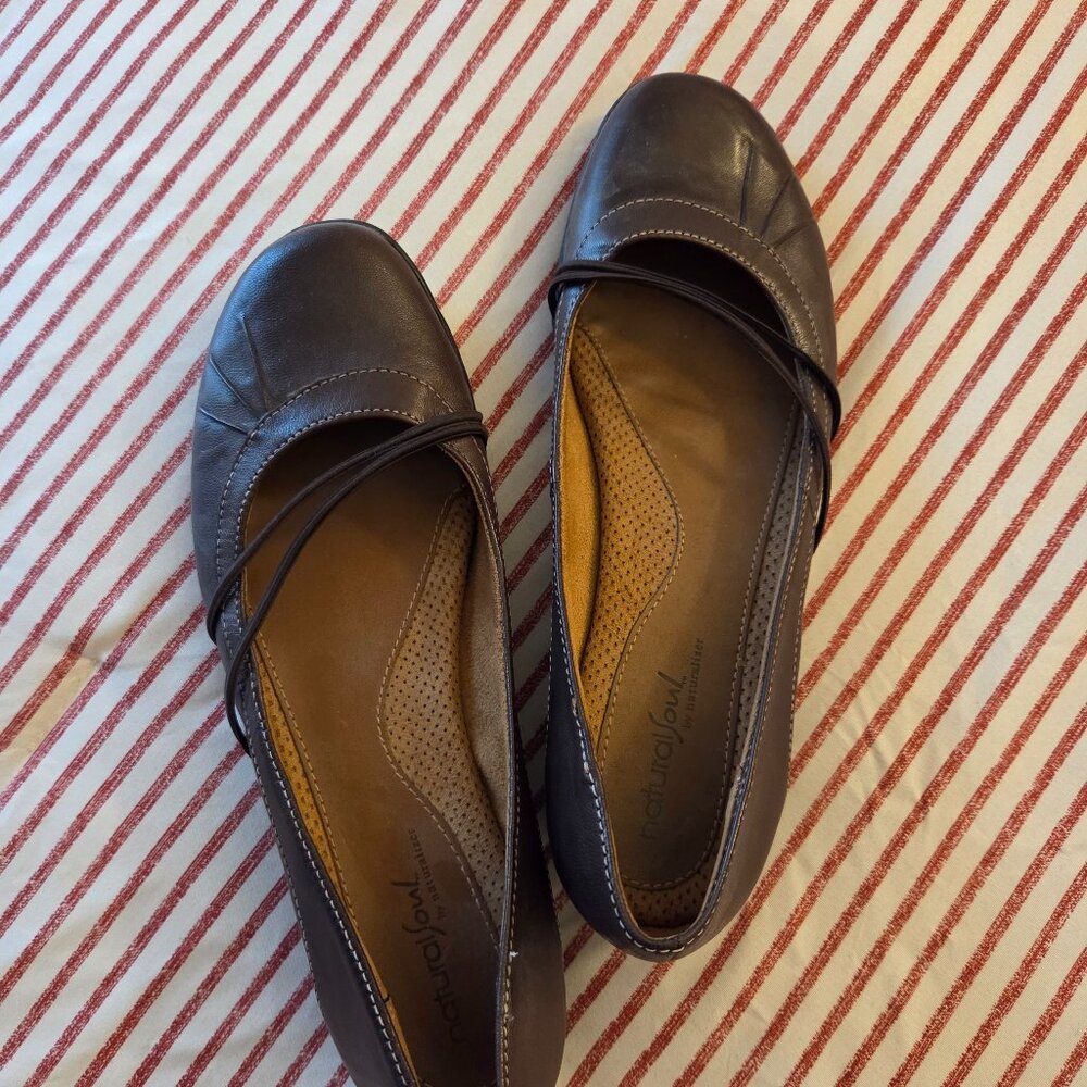 Natural Soul flats, size 9M, excellent condition